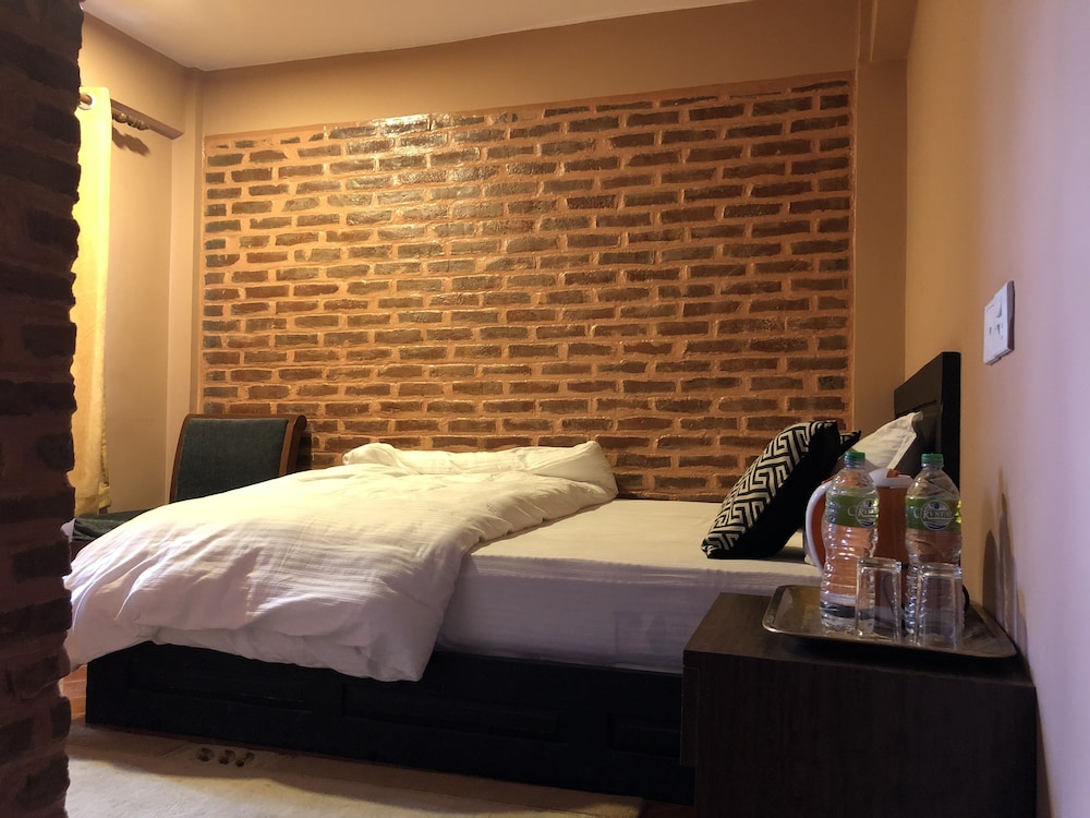 tashi delek guest house