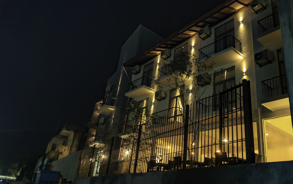 hive 68 hotel and resorts negombo