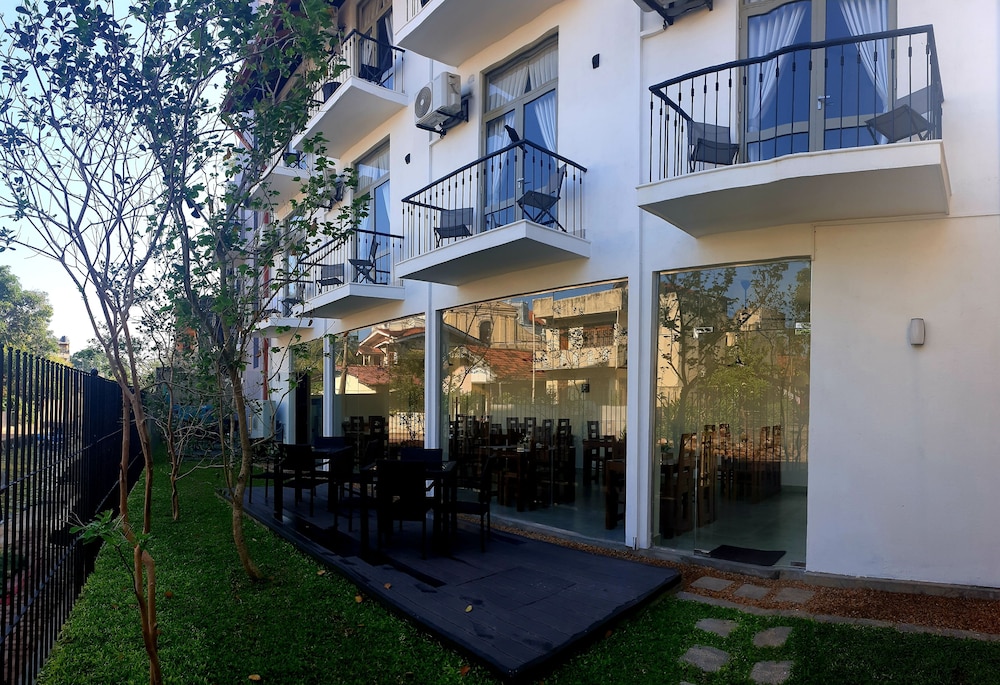 hive 68 hotel and resorts negombo