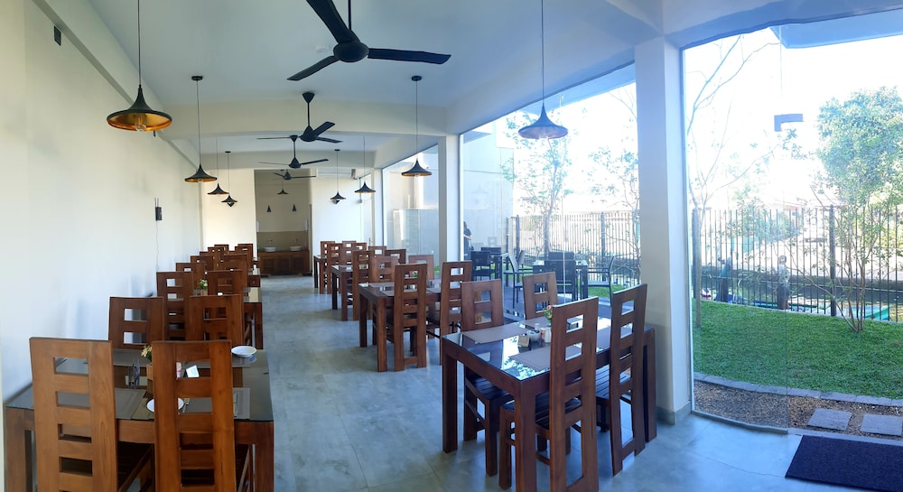 hive 68 hotel and resorts negombo