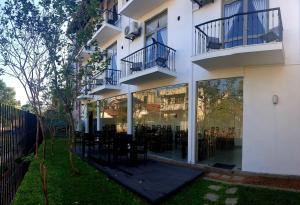 hive 68 hotel and resorts negombo