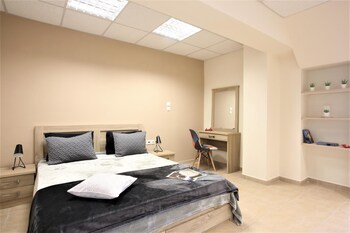gk airport suites