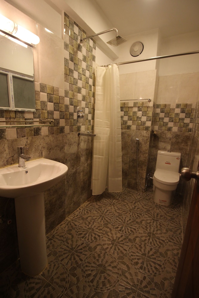 himalayan sherpa inn