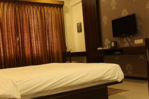 Hotel Pride Executive,Satara>>Pune,2 star
