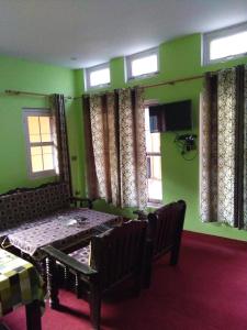 dhanaulti groove garden