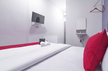 reddoorz near itc mangga dua