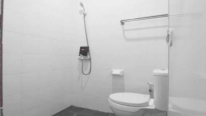 reddoorz near itc mangga dua