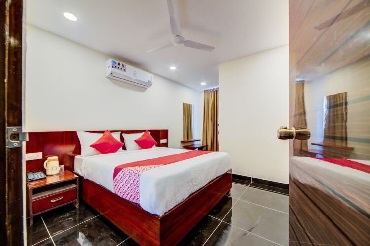 supraja cyber view by oyo rooms