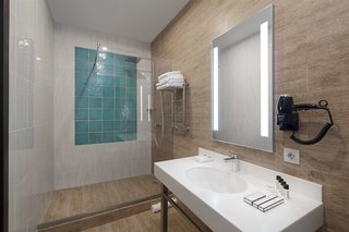 Golden Tulip Krasnodar,Krasnodar Krai>>Krasnodar,4 star