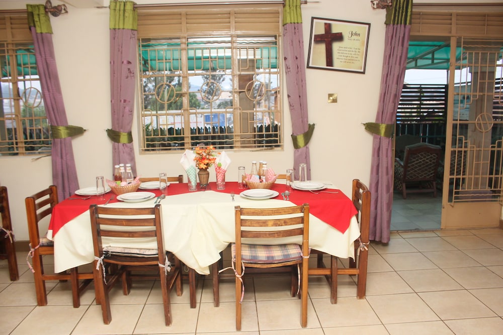 scroll inn hotel