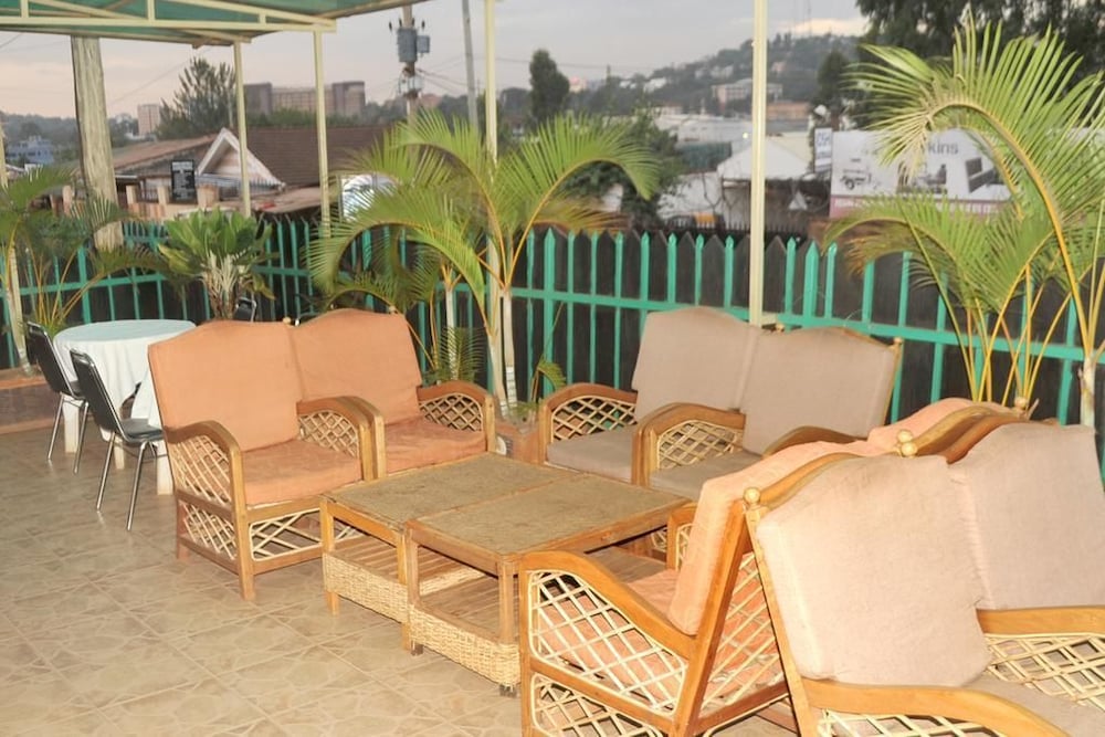scroll inn hotel