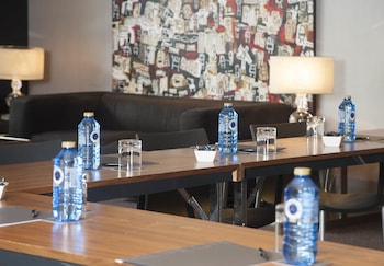 ac hotel victoria suites by marriott