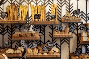 ac hotel victoria suites by marriott