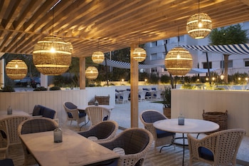 ac hotel victoria suites by marriott