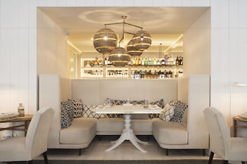 ac hotel victoria suites by marriott