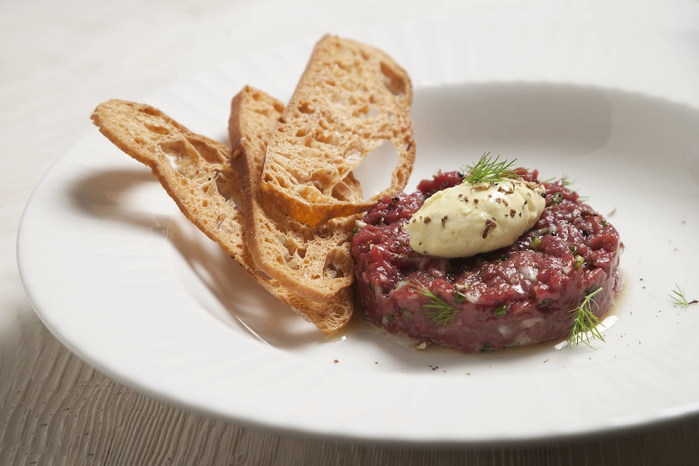 ac hotel victoria suites by marriott