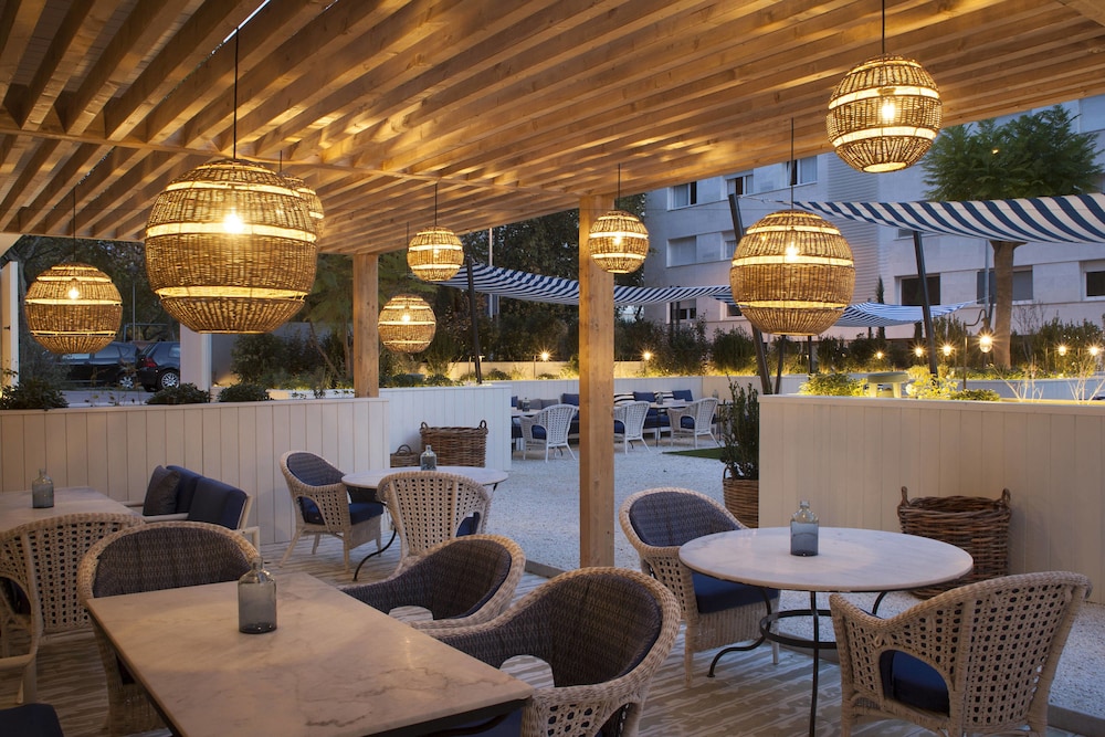 ac hotel victoria suites by marriott