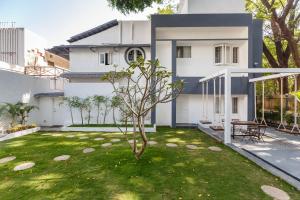 Woke Indiranagar,Diary Circle>>Bengaluru,3 star