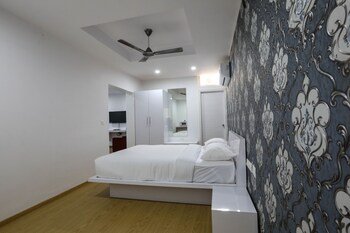 hotel aston suites