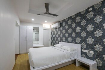hotel aston suites