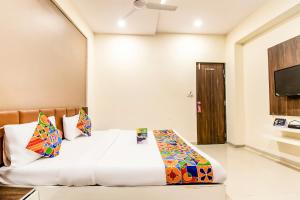 hotel pratiksha