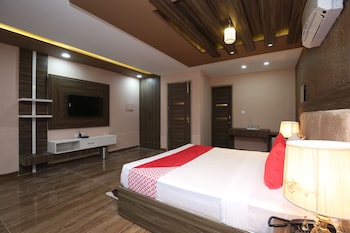 oyo 27743 hotel platina