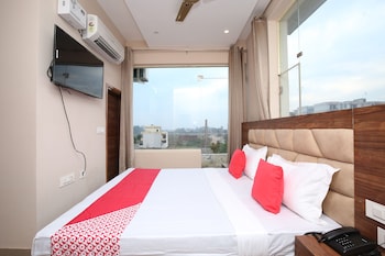 oyo 27743 hotel platina