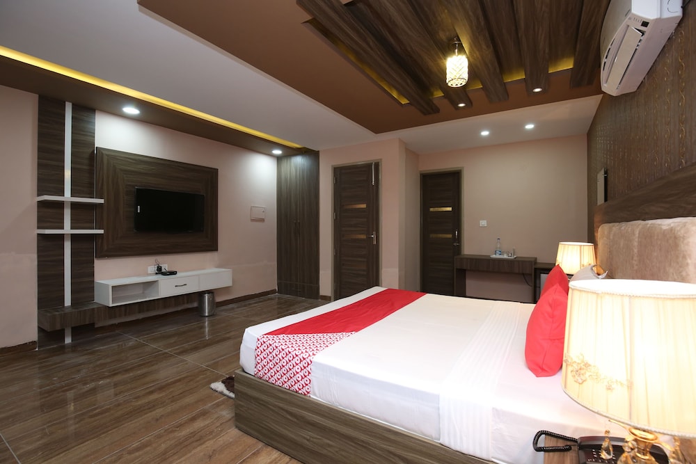 oyo 27743 hotel platina