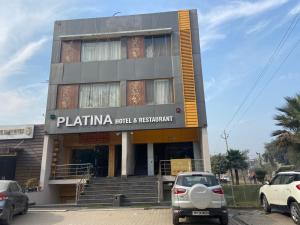 oyo 27743 hotel platina