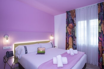 casual colours barcelona hotel