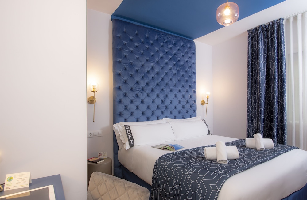 casual colours barcelona hotel