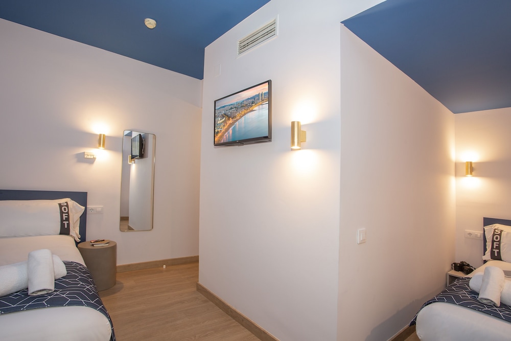 casual colours barcelona hotel