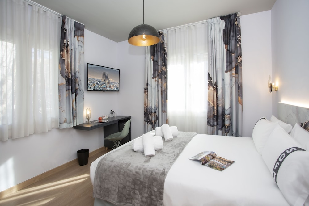 casual colours barcelona hotel