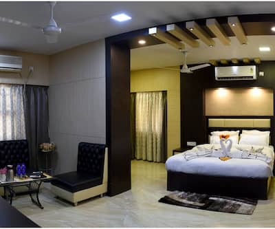 Continental Lodge,,3 star