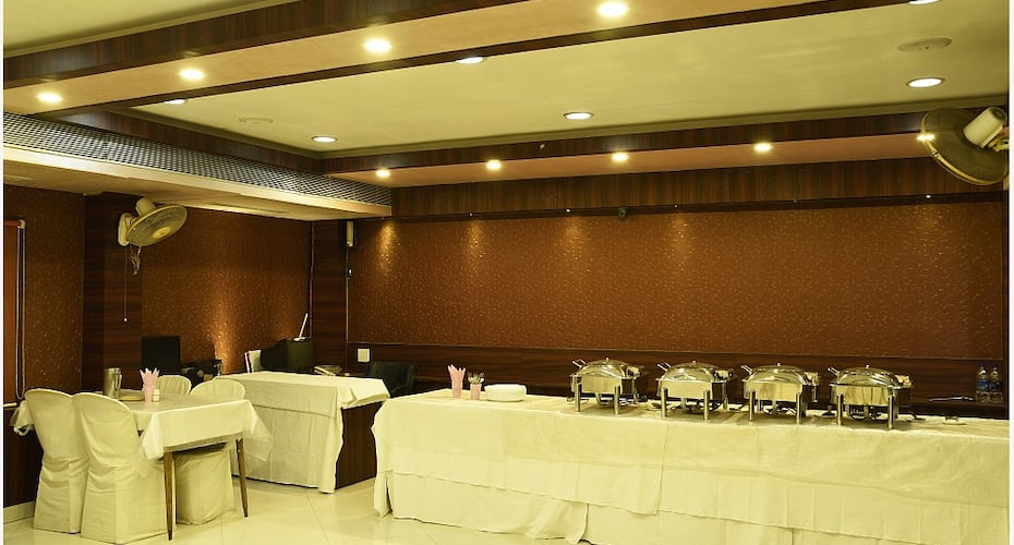 Continental Lodge,,3 star