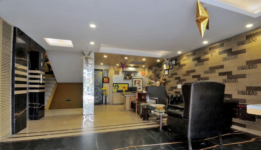 check in room chuna mandi