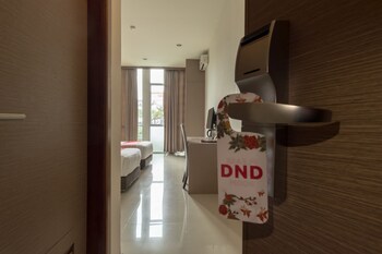 putra mulia hotel
