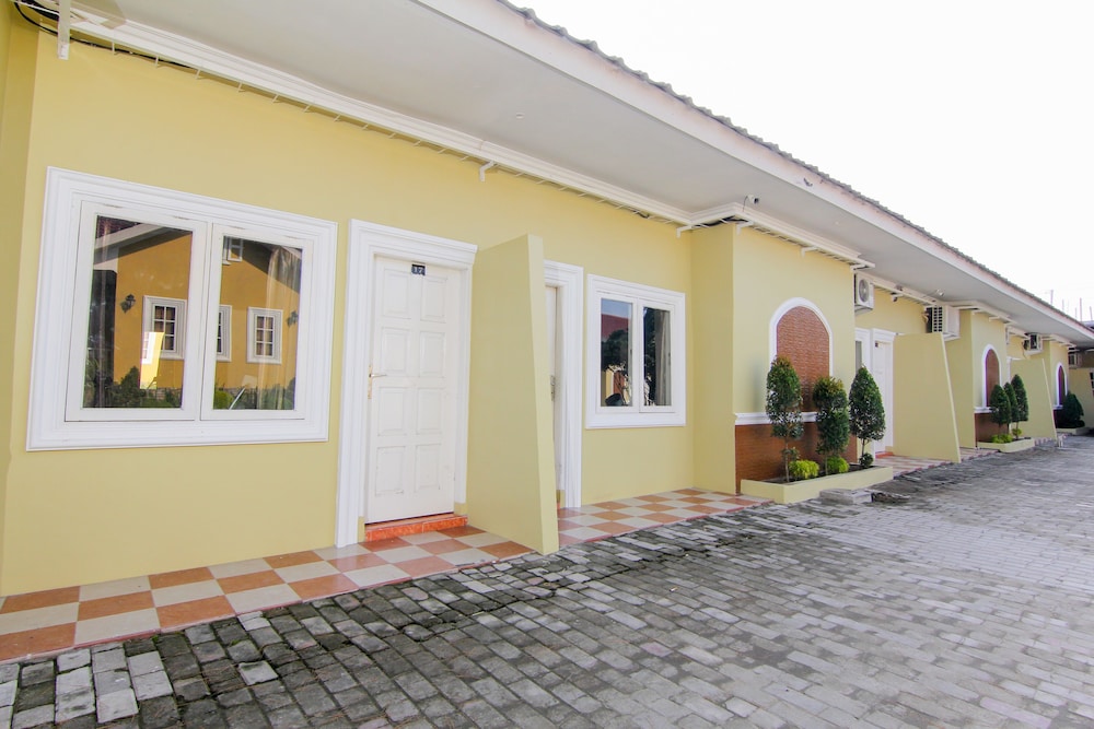 trans bandara residence