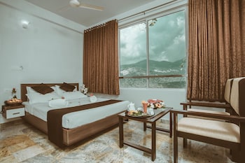 munnar summer castle