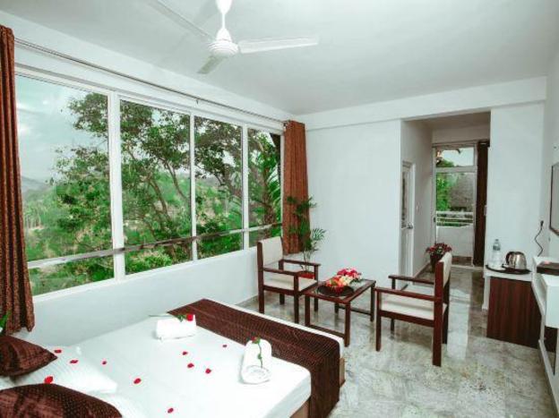 munnar summer castle