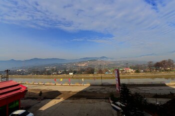 besillio grand hotel and restaurant