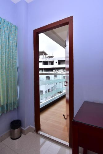 The Royal Park,,3 star