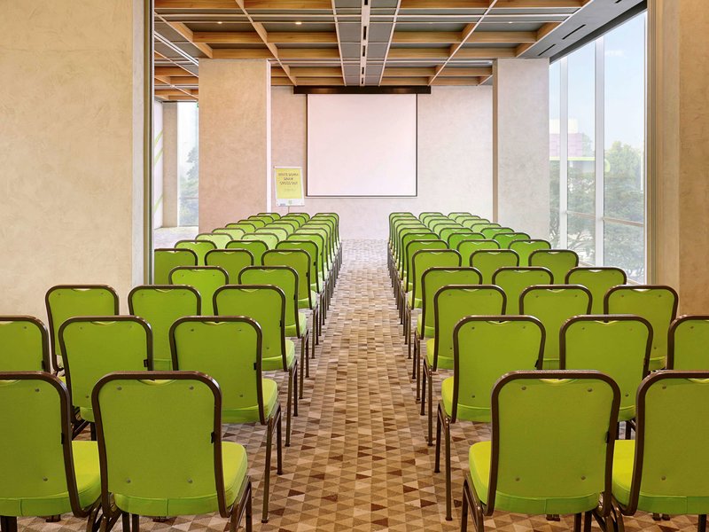 ibis styles jakarta simatupang