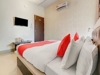 oyo 28040 hotel cg inn