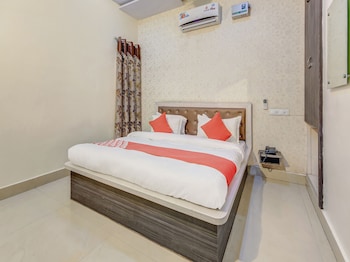 oyo 28040 hotel cg inn