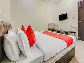 oyo 28040 hotel cg inn