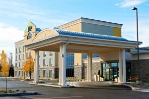 holiday inn express and suites batavia darien lake