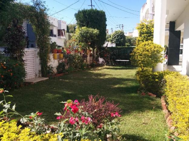 friends and family home stay