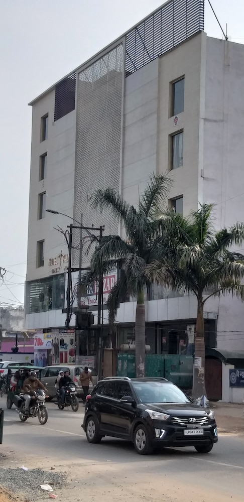 hotel palm luxury inn