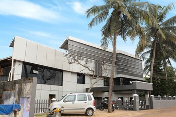 oyo 23116 gino tourist home